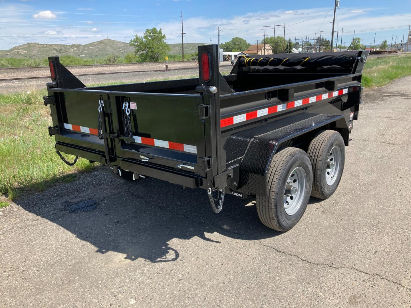 2025 Black SureTrac 6 x10 Lo Pro Dump Trailer , located at 310 West 1st Ave, Big Timber, MT, 59011, (406) 860-8510, 45.833511, -109.957809 - Photo#3